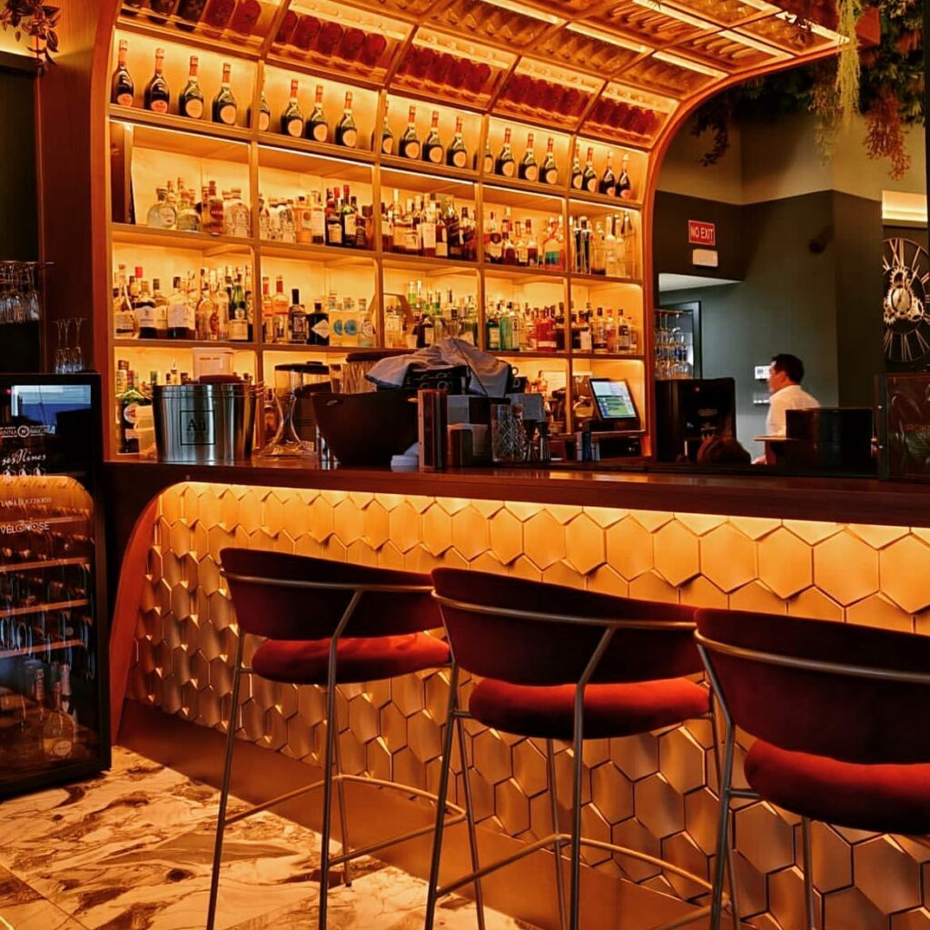 Bar à cocktails Iroko Palma Nova
